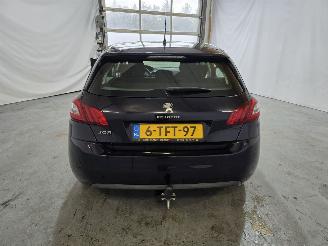 Peugeot 308 1.2 VTi Blue Lease picture 6