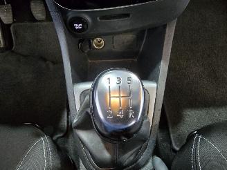 Renault Clio Estate 0.9 TCe Limited picture 33
