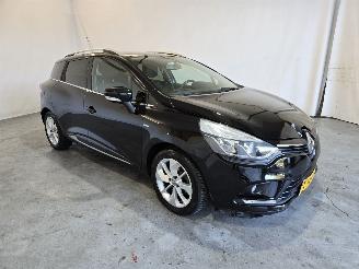 Damaged car Renault Clio Estate 0.9 TCe Limited 2017/9