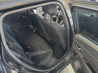 Renault Clio Estate 0.9 TCe Limited picture 17