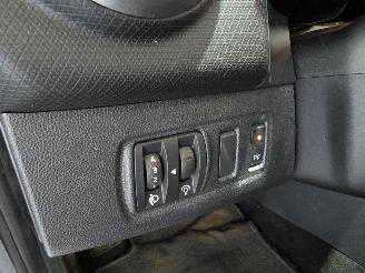 Renault Clio Estate 0.9 TCe Limited picture 25