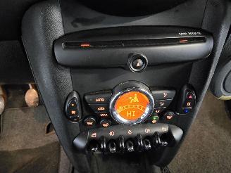 Mini Clubman Clubman 1.6 Cooper D Hampton D CLUBMAN picture 25