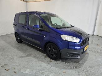krockskadad bil auto Ford Transit COURIER 2016/3