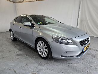 skadebil auto Volvo V-40 1.6 D2 R-Design 2013/10