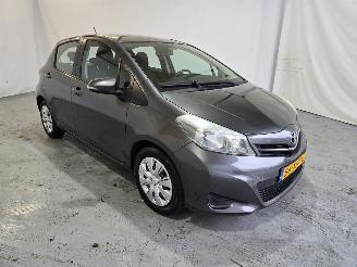 škoda osobní automobily Toyota Yaris 1.3 VVT-i Aspiration 2012/6