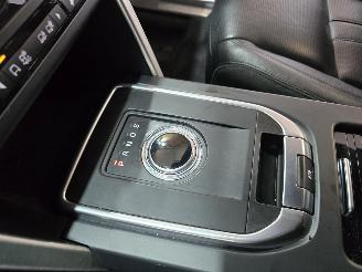 Land Rover Discovery Sport 2.0 TD4 HSE picture 32