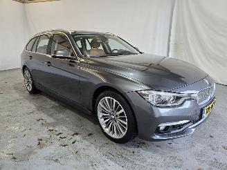 Schadeauto BMW 3-serie 320i Lux.Ed 2019/2