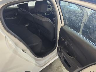Peugeot 208 1.2 PureTech Active picture 17