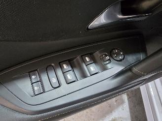 Peugeot 308 SW 1.2 PureTech GT picture 26