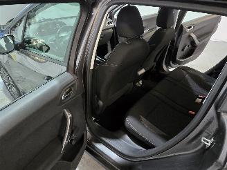 Peugeot 2008 1.2 PureTech Active picture 17