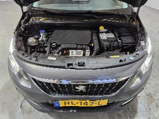 Peugeot 2008 1.2 PureTech Active picture 12