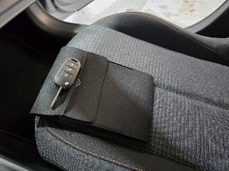 Peugeot 208 1.2 PureTech 75 Style picture 34