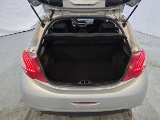 Peugeot 208 1.0 Pure Tech Like picture 15