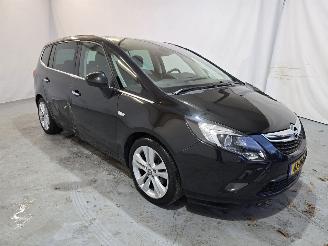 krockskadad bil auto Opel Zafira TOURER  1.4 Cosmo 2012/1
