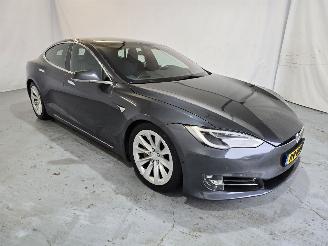 damaged passenger cars Tesla Model S 75D Base 2018/2
