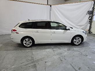 Peugeot 308 1.2 PureTech Blue Lease Executive picture 8