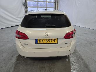 Peugeot 308 1.2 PureTech Blue Lease Executive picture 6