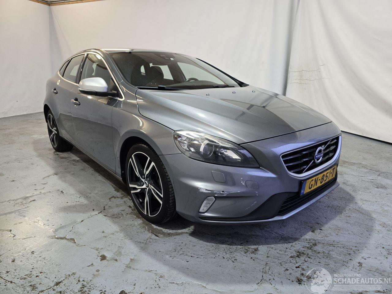 Volvo V-40 2.0 D2 R-Design Bns