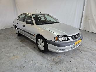 Voiture accidenté Toyota Avensis 1.6-16V Linea Terra 2000/12