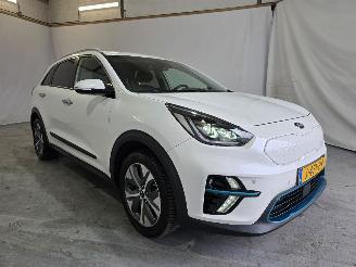 damaged passenger cars Kia e-Niro ExecutiveLine 64 kWh 2020/8