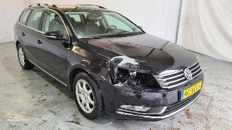 krockskadad bil auto Volkswagen Passat 1.4 TSI Comf Exec L. 2012/6