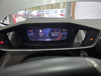 Peugeot e-2008 EV GT 54 kWh picture 28