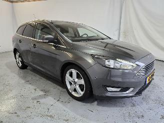Vaurioauto  passenger cars Ford Focus 1.5 TDCI Titanium Edition 2015/11