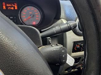 Dacia Logan 1.6 MPI Lauréate picture 25