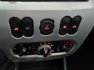 Dacia Logan 1.6 MPI Lauréate picture 26