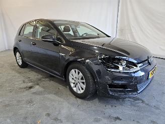 Voiture accidenté Volkswagen Golf 1.6 TDI Highline BlueMotion 2013/11