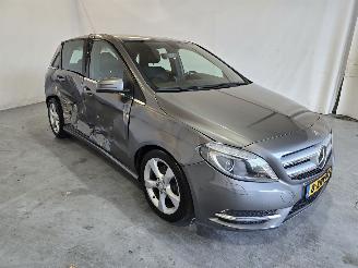 Unfallwagen Mercedes B-klasse 180 Ambition 2014/1