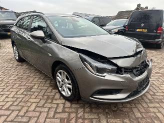 skadebil auto Opel Astra 1.0 Online Ed. SPORTS TOURER 2017/8