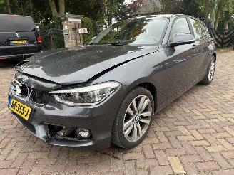 krockskadad bil auto BMW 1-serie 118i Executive 2017/12
