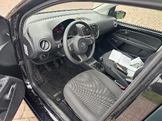 Volkswagen Up! 1.0 take up! BlueM. picture 11