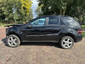 krockskadad bil auto Mercedes ML 320 CDI 2007/5
