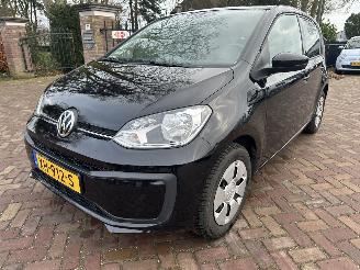 krockskadad bil auto Volkswagen Up! 1.0 BMT MOVE UP! 2019/1