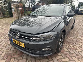 krockskadad bil auto Volkswagen Polo 1.0 MPI Comfortline Business 2018/7