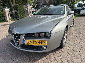 Vaurioauto  passenger cars Alfa Romeo 159 Sportwagon 1.8 mpi Distinctive 2007/2