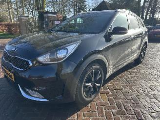 krockskadad bil auto Kia Niro 1.6 GDi Hybrid First Edition 2016/10