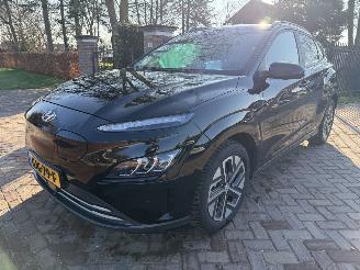 Damaged car Hyundai Kona EV Premium 64 kWh 2022/8