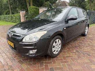uszkodzony samochody osobowe Hyundai I-30 1.6i Dynamic 2007/11