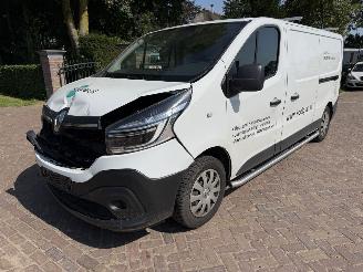damaged commercial vehicles Renault Trafic 2.0 dCi T29 L2H1 Comfort 88 Kw 2021/12