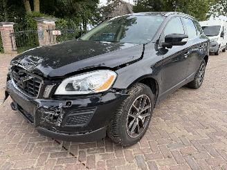 Unfallwagen Volvo Xc-60 2.4 D5 AWD Summum 215 pk 2012/2