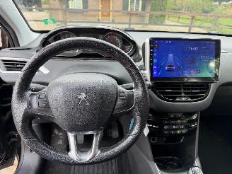 Peugeot 208 1.2 PureTech Style Pack picture 20