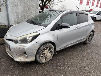 Schadeauto Toyota Yaris 1.5 hybrid 2014/4