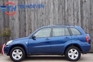 Vaurioauto  passenger cars Toyota Rav-4 2.0-16V VVT-i 4X4 Airco Cruise Trekhaak 110KW Euro 4 2004/9