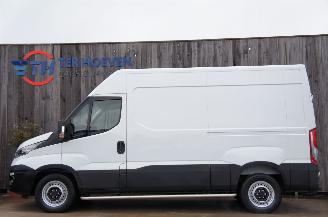 Unfallwagen Iveco Daily 35S12 2.3 HPi L2H2 Automaat Hi-Matic Trekhaak 85KW Euro 6 2018/1