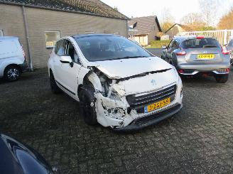 skadebil auto Peugeot 3008 1.6 THP Active Aut NAP REST BPM 1700 EURO !!!! 2015/1