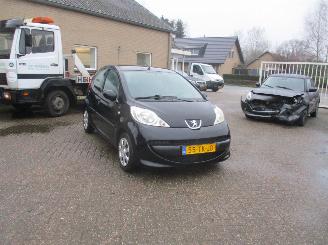 Schadeauto Peugeot 107 1.0-12V XS AIRCO 2006/10