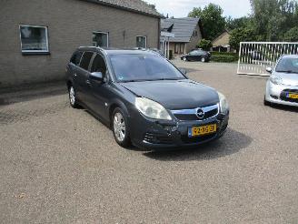 Damaged car Opel Vectra STATION WAGON 2.2-16V Executive Aut 2007/5
